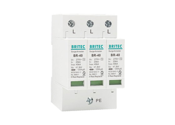 Alçak Gerilim SPD 3 P Tip 2 Dalgalanma Koruma Cihazı AC Yıldırım Tutucu 20 ~ 40KA Standart 35mm